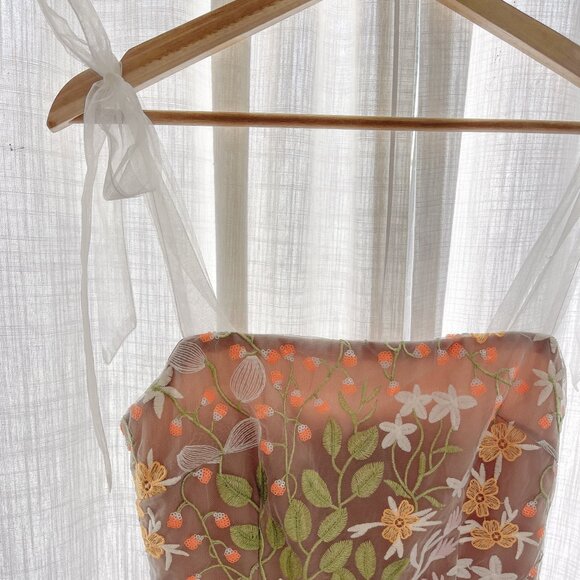 Elliatt EXPERIENCE TIERED MAXI DRESS IN MULTI worn once - Picture 6 of 11